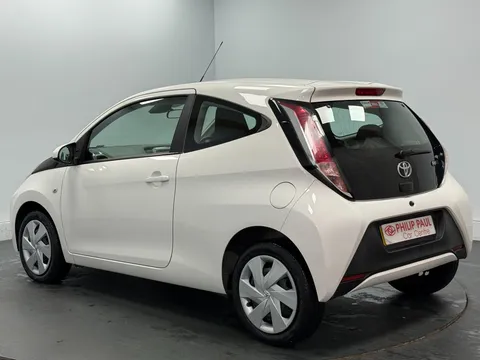 TOYOTA AYGO 1.0 VVT-i X-Play TSS 3dr