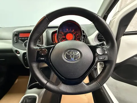 TOYOTA AYGO 1.0 VVT-i X-Play TSS 3dr