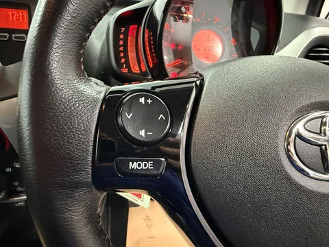 TOYOTA AYGO 1.0 VVT-i X-Play TSS 3dr