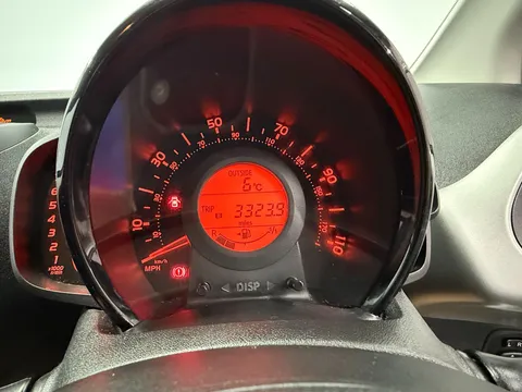 TOYOTA AYGO 1.0 VVT-i X-Play TSS 3dr