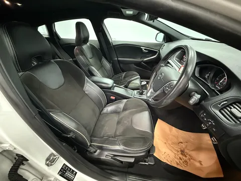 VOLVO V40 T3 [152] R DESIGN Nav Plus 5dr