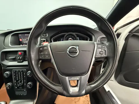 VOLVO V40 T3 [152] R DESIGN Nav Plus 5dr