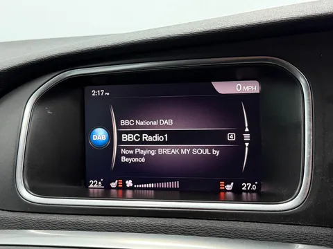 VOLVO V40 T3 [152] R DESIGN Nav Plus 5dr