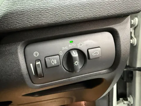 VOLVO V40 T3 [152] R DESIGN Nav Plus 5dr