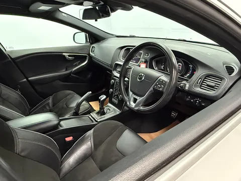 VOLVO V40 T3 [152] R DESIGN Nav Plus 5dr