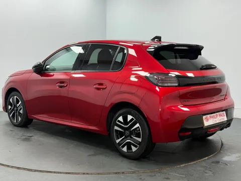 PEUGEOT 208 1.2 Hybrid 100 Allure 5dr e-DSC6