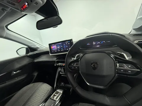 PEUGEOT 208 1.2 Hybrid 100 Allure 5dr e-DSC6