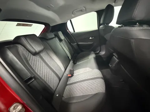 PEUGEOT 208 1.2 Hybrid 100 Allure 5dr e-DSC6