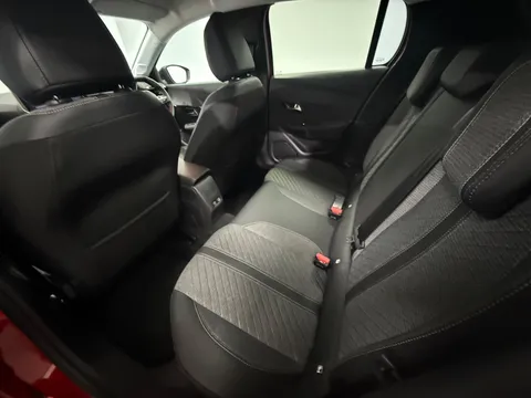 PEUGEOT 208 1.2 Hybrid 100 Allure 5dr e-DSC6