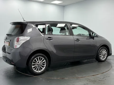 TOYOTA VERSO 1.6 D-4D Icon TSS 5dr