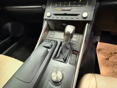 LEXUS IS 250 Premier 4dr Auto