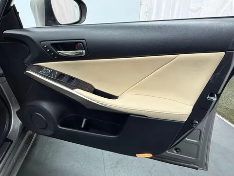 LEXUS IS 250 Premier 4dr Auto