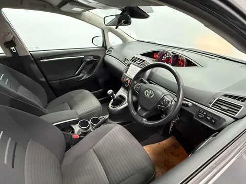 TOYOTA VERSO 1.6 D-4D Icon TSS 5dr