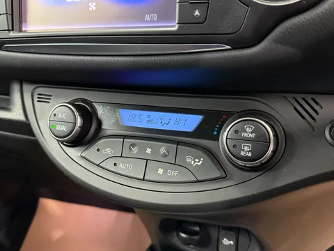 TOYOTA YARIS 1.5 Hybrid Excel 5dr CVT