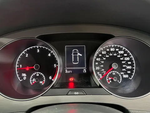 VOLKSWAGEN GOLF SV 2.0 TDI SE 5dr