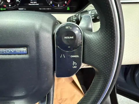 LAND ROVER RANGE ROVER VELAR 3.0 D300 R-Dynamic SE 5dr Auto