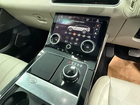LAND ROVER RANGE ROVER VELAR 3.0 D300 R-Dynamic SE 5dr Auto