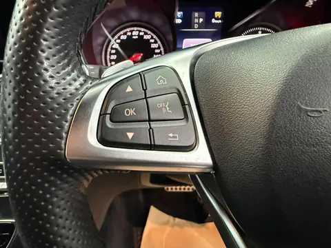 MERCEDES-BENZ C CLASS C220d 4Matic AMG Line Premium Plus 5dr Auto