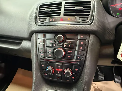 VAUXHALL MERIVA 1.4i 16V Exclusiv 5dr