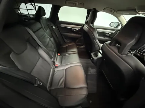 VOLVO V90 2.0 D4 Momentum 5dr Geartronic