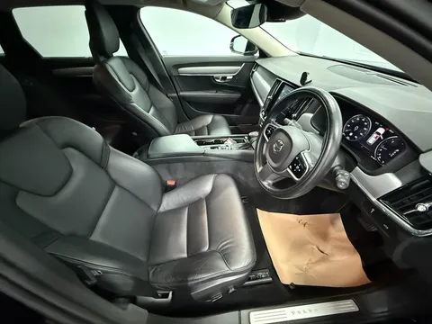 VOLVO V90 2.0 D4 Momentum 5dr Geartronic