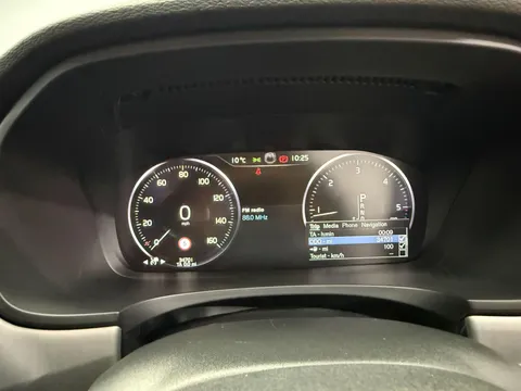 VOLVO V90 2.0 D4 Momentum 5dr Geartronic