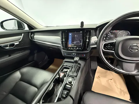 VOLVO V90 2.0 D4 Momentum 5dr Geartronic
