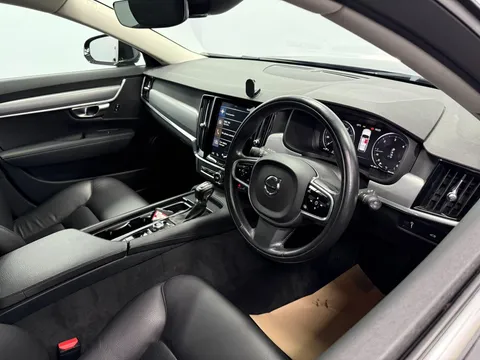 VOLVO V90 2.0 D4 Momentum 5dr Geartronic