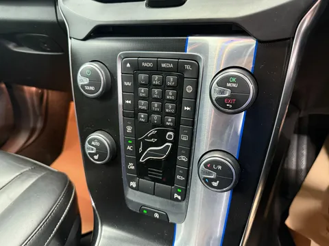 VOLVO V40 D4 [190] R DESIGN Lux Nav 5dr Geartronic