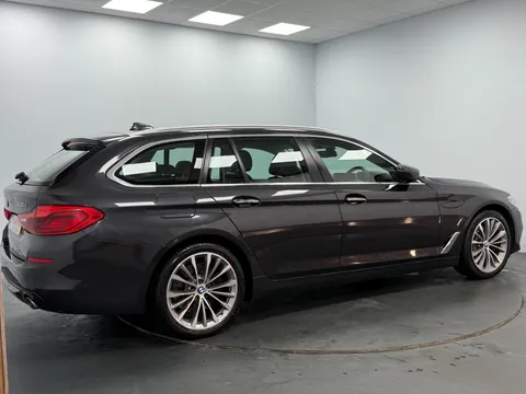 BMW 5 SERIES 530d xDrive SE 5dr Auto