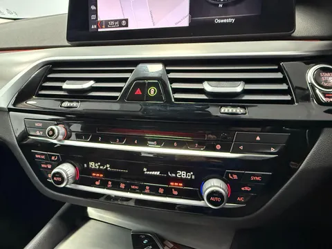 BMW 5 SERIES 530d xDrive SE 5dr Auto