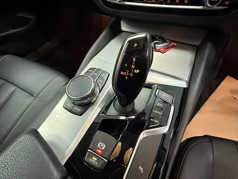 BMW 5 SERIES 530d xDrive SE 5dr Auto