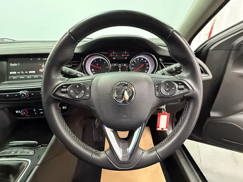 VAUXHALL INSIGNIA DIESEL GRAND SPORT 1.5 Turbo D SE Nav 5dr