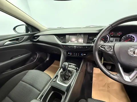 VAUXHALL INSIGNIA DIESEL GRAND SPORT 1.5 Turbo D SE Nav 5dr