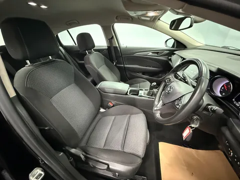 VAUXHALL INSIGNIA DIESEL GRAND SPORT 1.5 Turbo D SE Nav 5dr