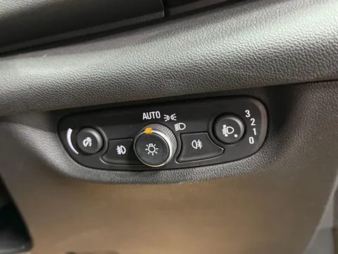 VAUXHALL INSIGNIA DIESEL GRAND SPORT 1.5 Turbo D SE Nav 5dr