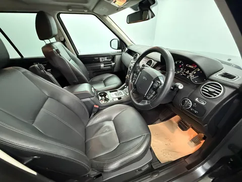 LAND ROVER DISCOVERY 3.0 SDV6 HSE 5dr Auto