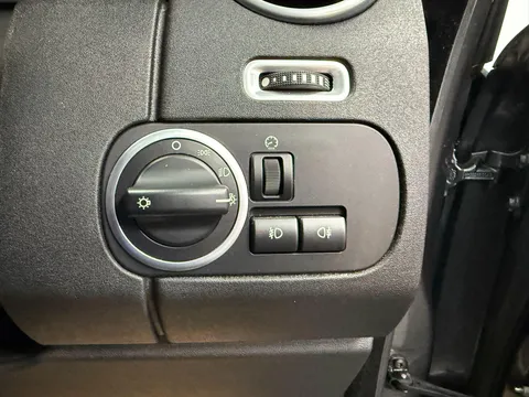 LAND ROVER DISCOVERY 3.0 SDV6 HSE 5dr Auto