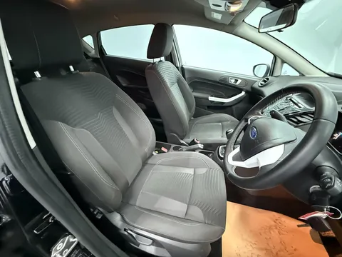 FORD FIESTA 1.25 82 Zetec Black 5dr