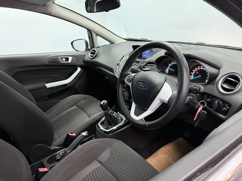 FORD FIESTA 1.25 82 Zetec Black 5dr