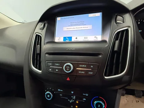 FORD FOCUS 1.5 TDCi 120 Zetec Edition 5dr