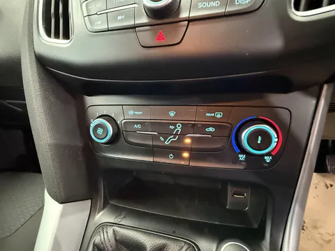 FORD FOCUS 1.5 TDCi 120 Zetec Edition 5dr