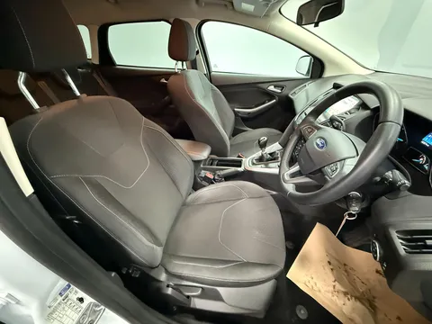 FORD FOCUS 1.5 TDCi 120 Zetec Edition 5dr