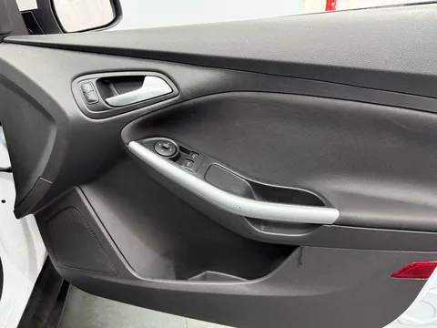 FORD FOCUS 1.5 TDCi 120 Zetec Edition 5dr