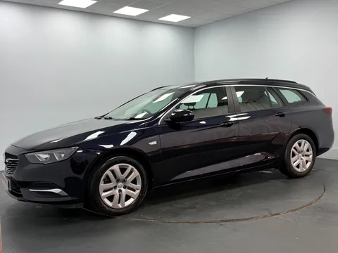 VAUXHALL INSIGNIA DIESEL SPORTS TOURER 1.6 Turbo D [136] Design Nav 5dr