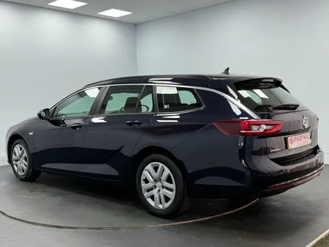 VAUXHALL INSIGNIA DIESEL SPORTS TOURER 1.6 Turbo D [136] Design Nav 5dr