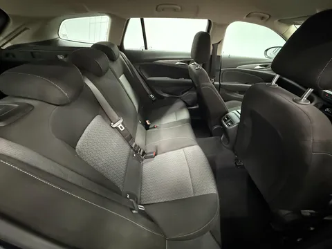 VAUXHALL INSIGNIA DIESEL SPORTS TOURER 1.6 Turbo D [136] Design Nav 5dr