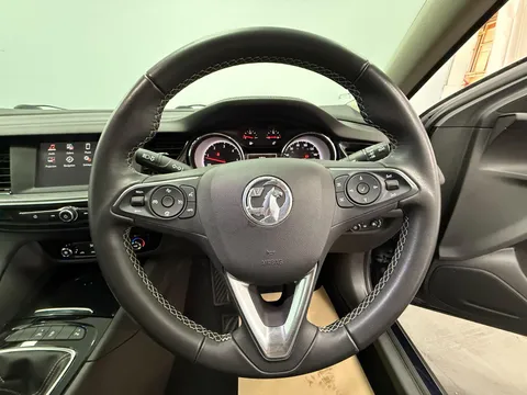 VAUXHALL INSIGNIA DIESEL SPORTS TOURER 1.6 Turbo D [136] Design Nav 5dr