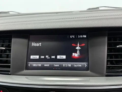 VAUXHALL INSIGNIA DIESEL SPORTS TOURER 1.6 Turbo D [136] Design Nav 5dr