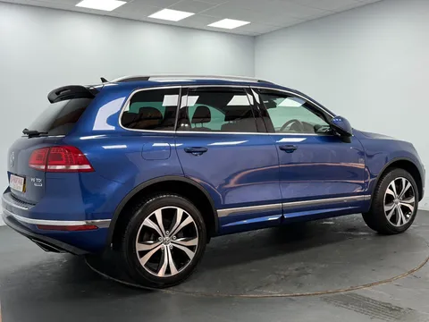 VOLKSWAGEN TOUAREG 3.0 V6 TDI BlueMotion Tech 262 R-Line 5dr Tip Auto